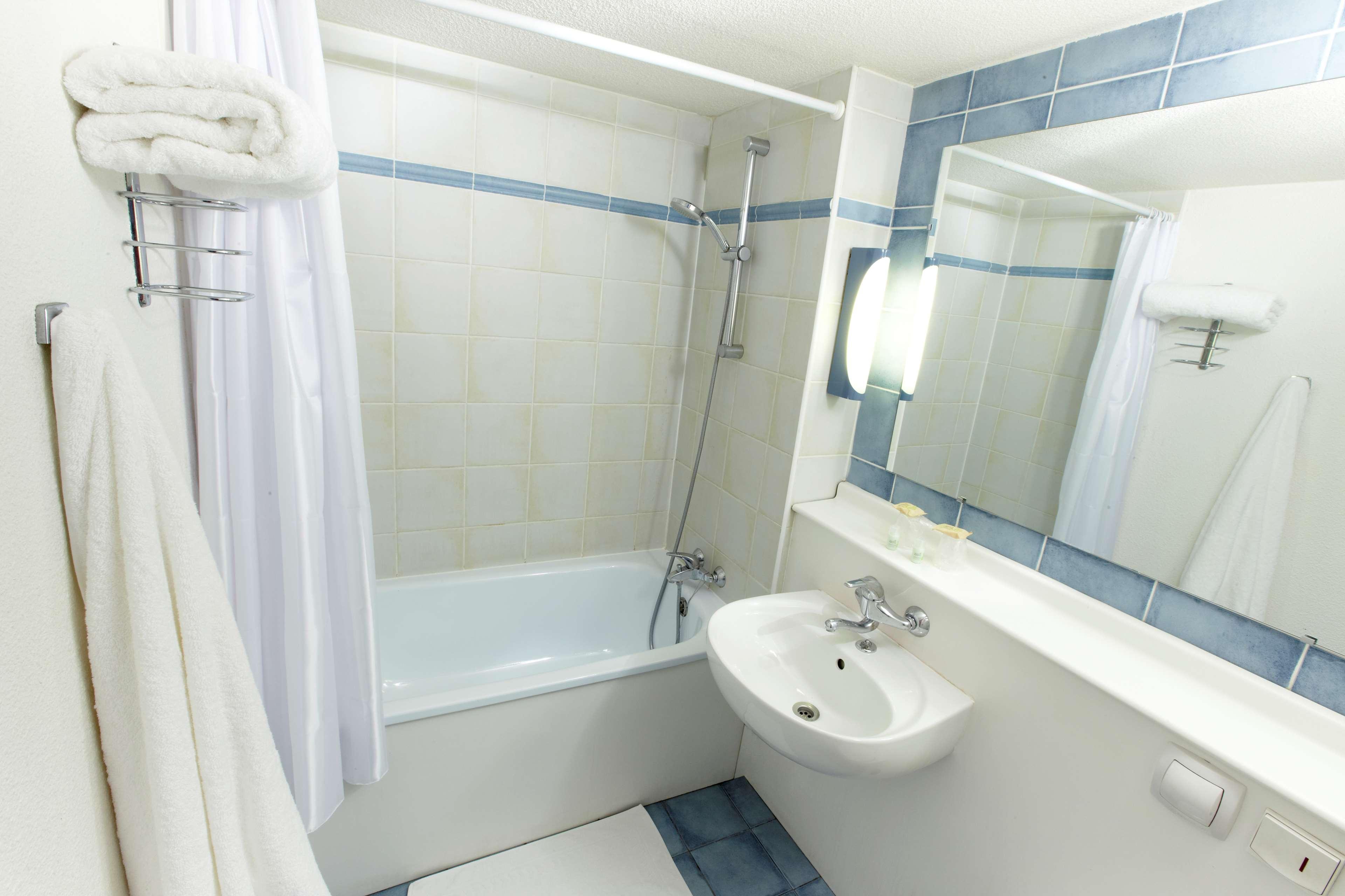 Campanile Saintes Hotel Ruang foto