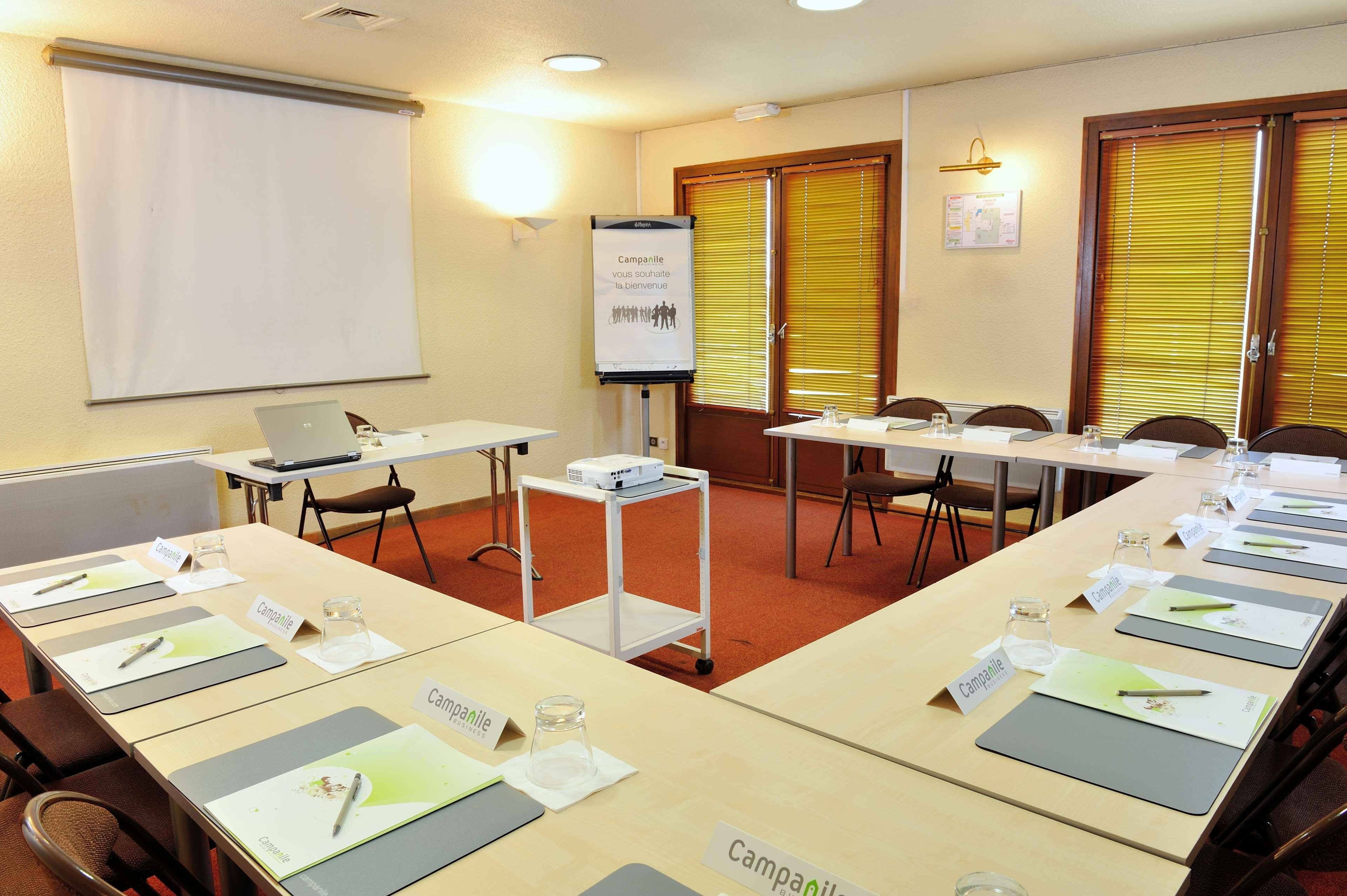 Campanile Saintes Hotel Bagian luar foto